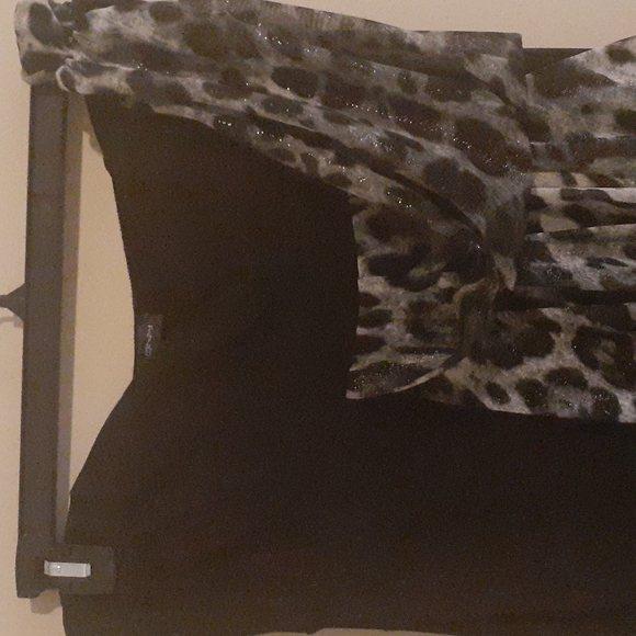 Women 2x Black Strapless Dress with Black and silver cheetah print. - Picture 5 of 5